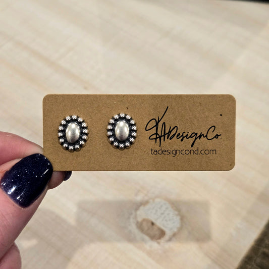 Bead Border Studs