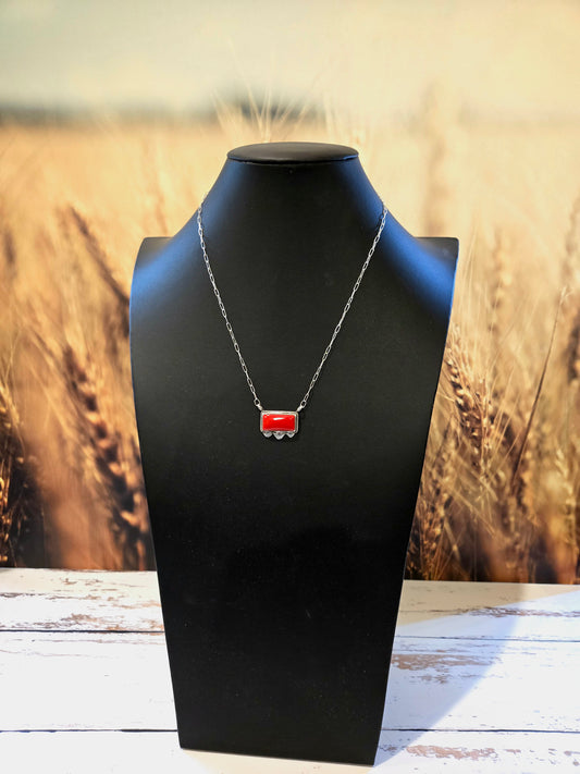 Rosa Bar Necklace