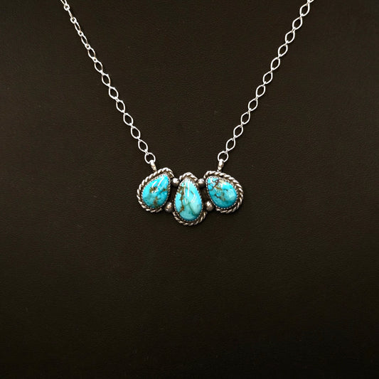 Sierra Bella Cluster Necklace