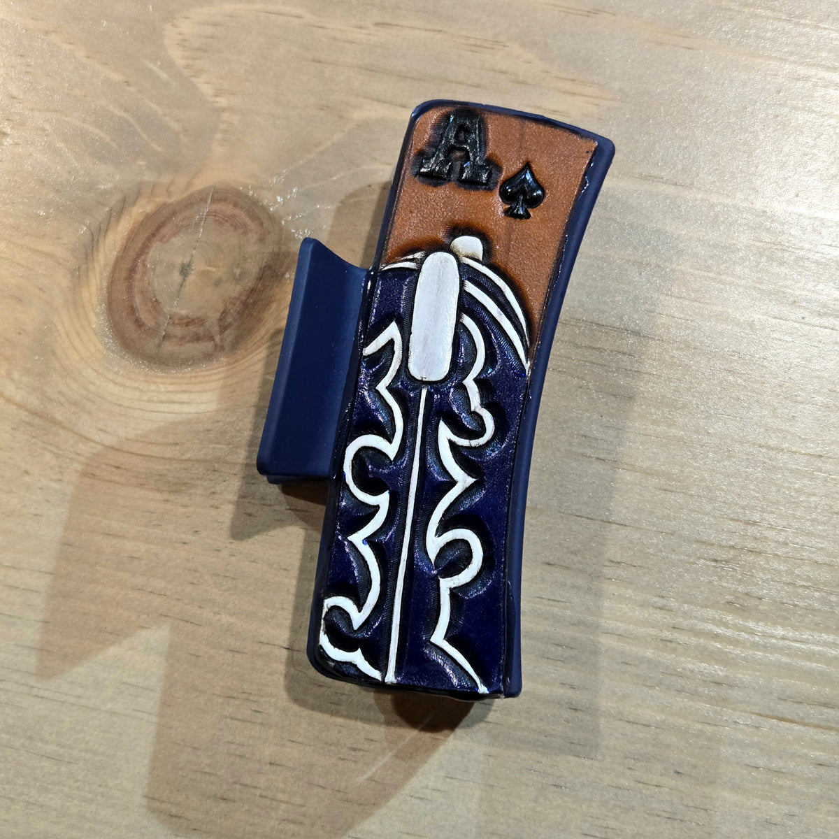 4in Tooled Claw Clip