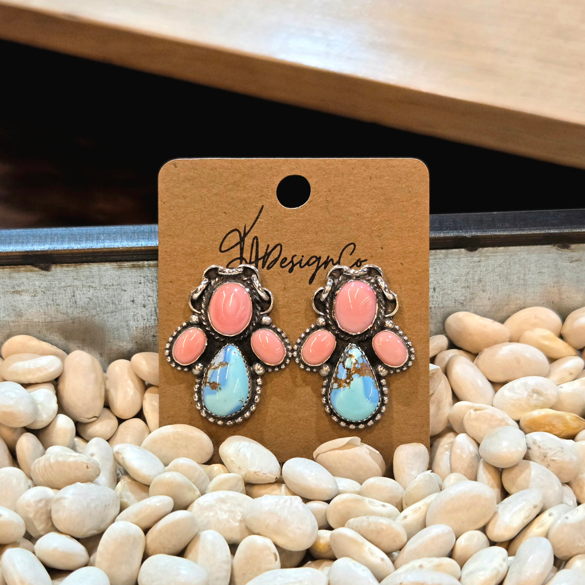 Golden Hills Pink Conch Studs